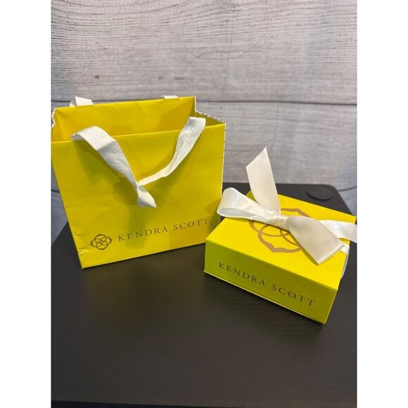 NIB Kendra Scott Silver Chain Link Drusy Necklace & Hoop Earrings Gift Set With - Picture 4 of 5